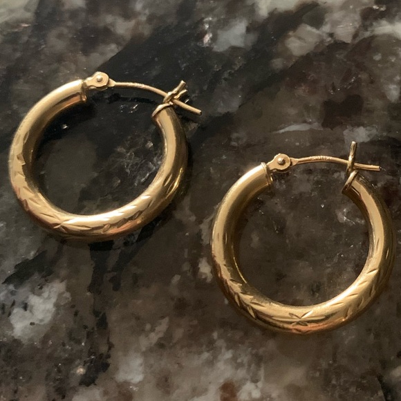 Vintage 14K Gold Hoop Earrings, 20mm, Stamped - Picture 5 of 7